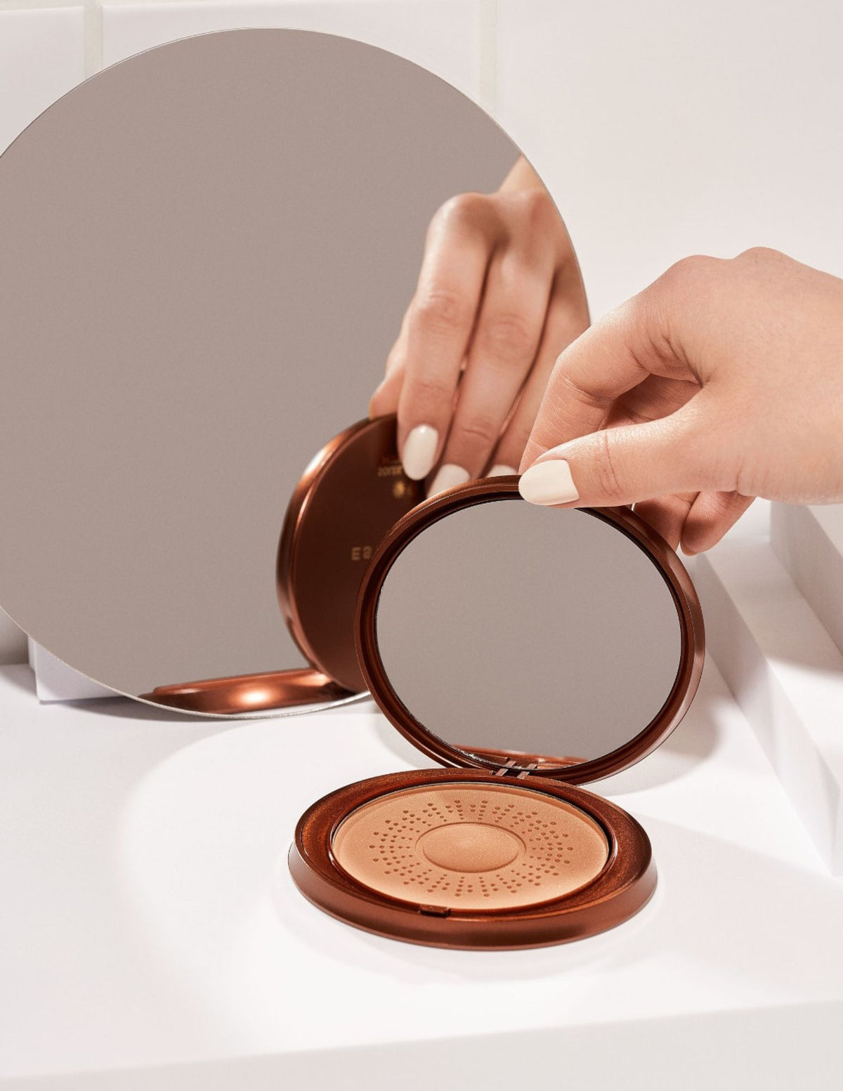 ESTHEDERM : Poudre Ensoleillante Protectrice